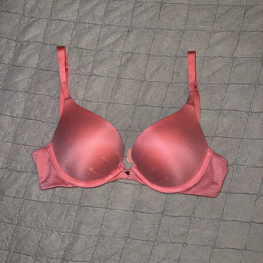 Fabulous by Victoria’s Secret plunge push-up bra 32C in pink